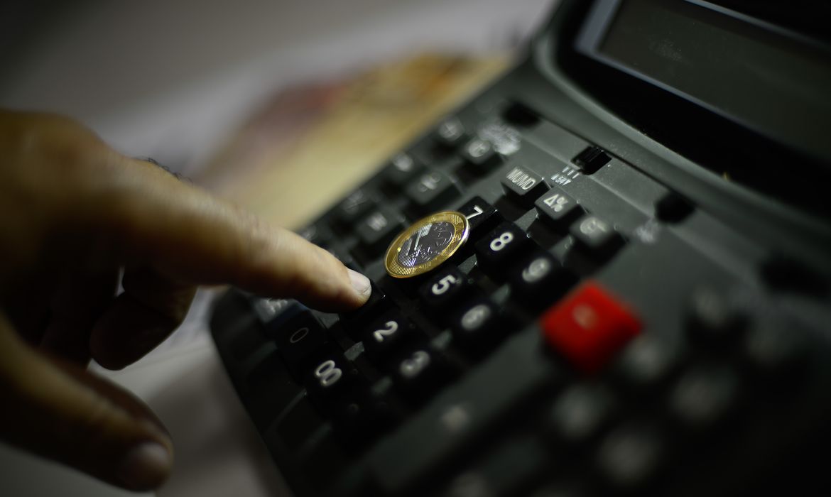 Dívida Pública Federal chega a R$ 9,29 trilhões em agosto e fatia da Selic bate recorde de 52,74%