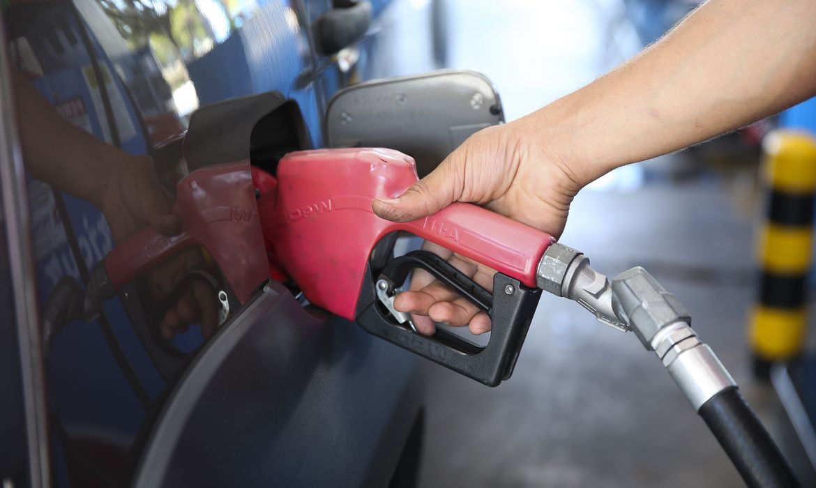 Fazenda mantém subsídio de R$ 2,12 por litro no diesel a partir de 27 de setembro