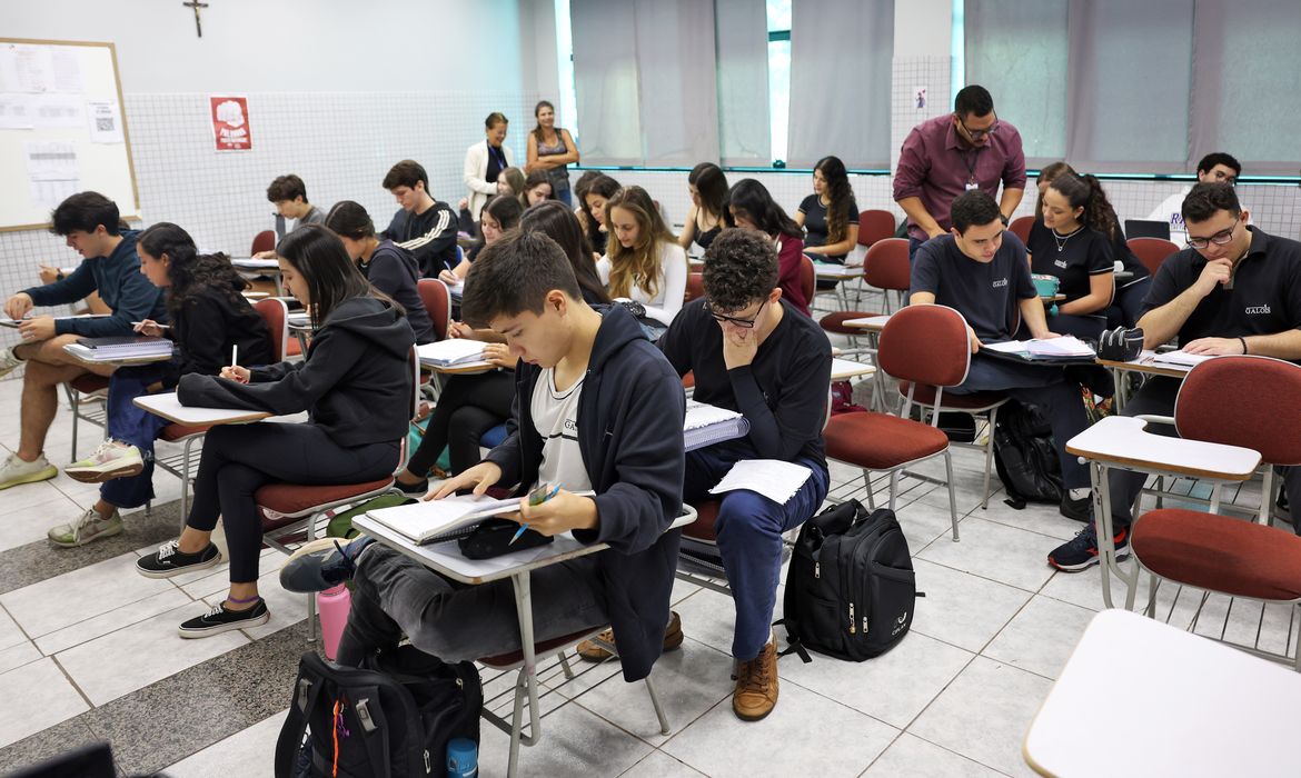 Fies: lista de espera do 2º semestre tem convocação até quinta (24) com 75,5 mil vagas