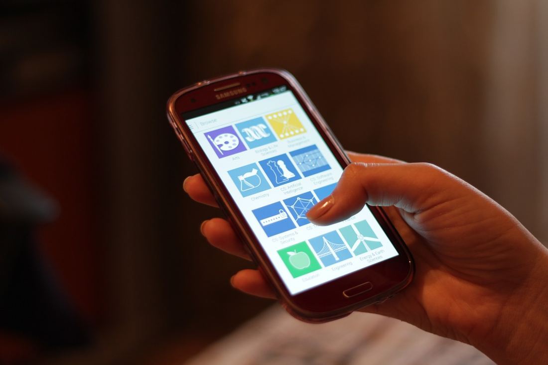 Golpe da clonagem de WhatsApp: o código de seis dígitos é a chave, e ninguém legítimo pede