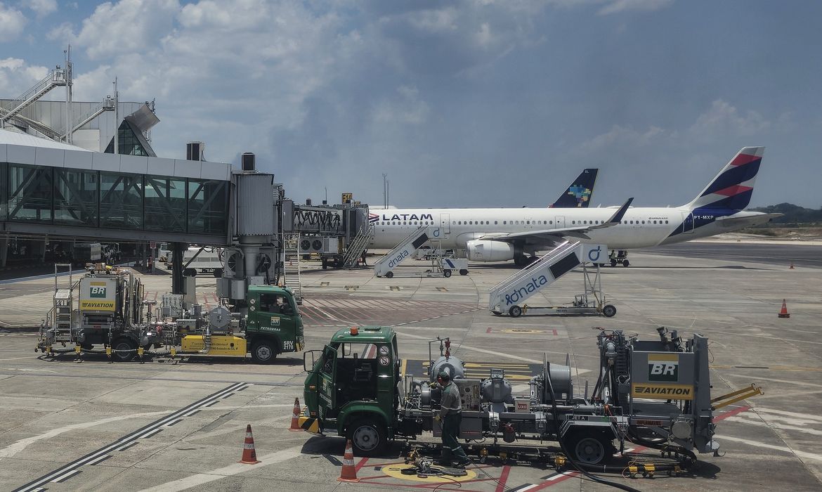 Petrobras reajusta querosene de aviação em 11,76% e combustível já responde por 45% dos custos das aéreas